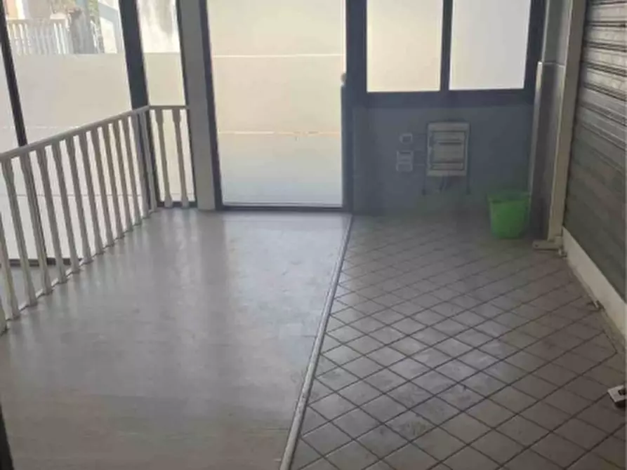 Immagine 2 di Locale commerciale in affitto  in VIALE EUROPA SNC a Aversa