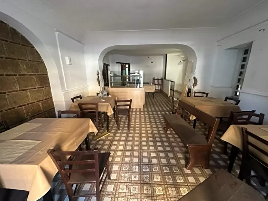 Immagine 1 di Locale commerciale in affitto  in VIA TESCIONE 66 a Caserta