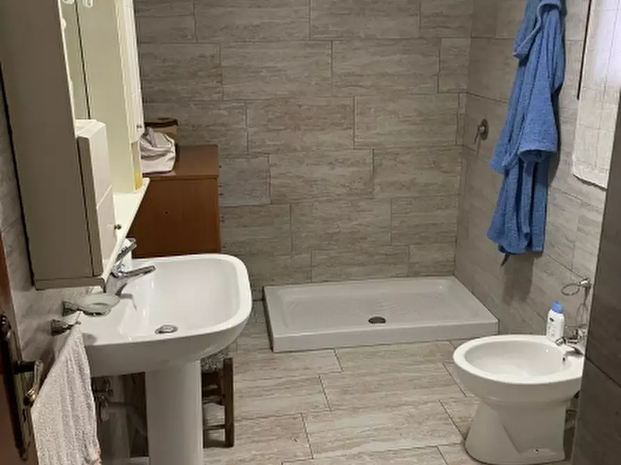 Immagine 4 di Appartamento in vendita  in VIA  ROMA SNC a Teverola