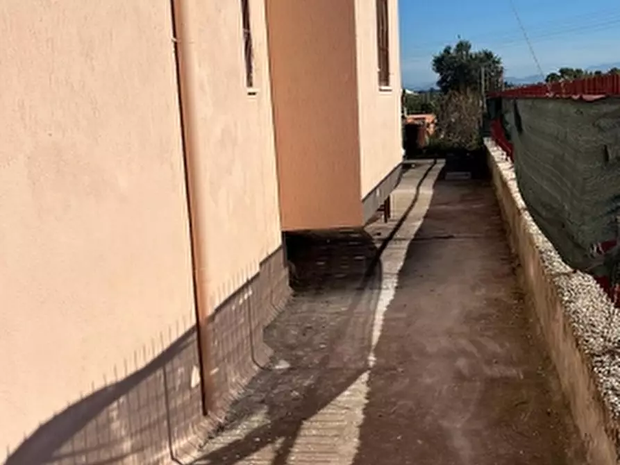 Immagine 7 di Villa in vendita  in VIA MONZA a Castel Volturno