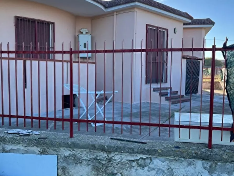 Immagine 2 di Villa in vendita  in VIA MONZA a Castel Volturno