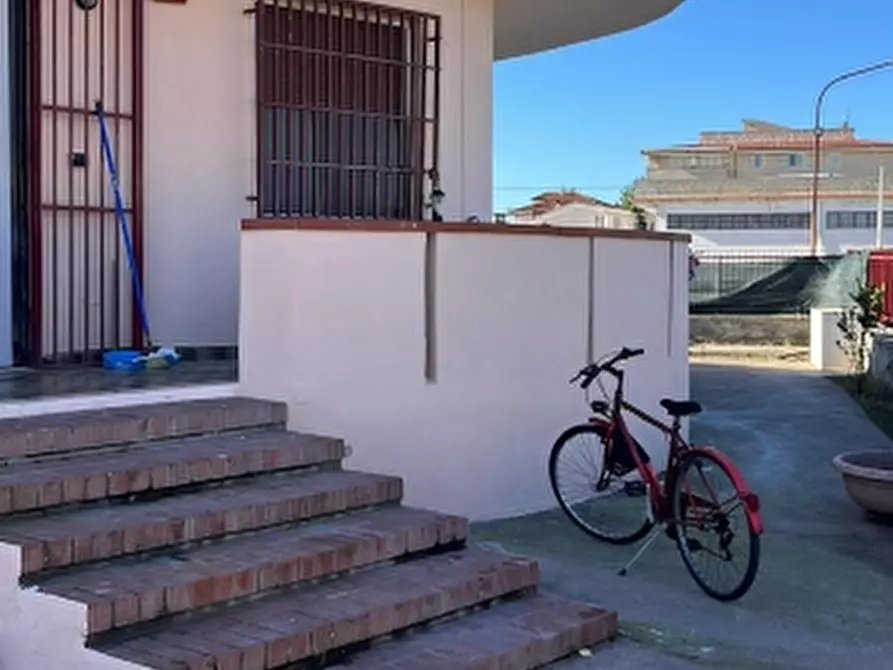 Immagine 3 di Villa in vendita  in VIA MONZA a Castel Volturno