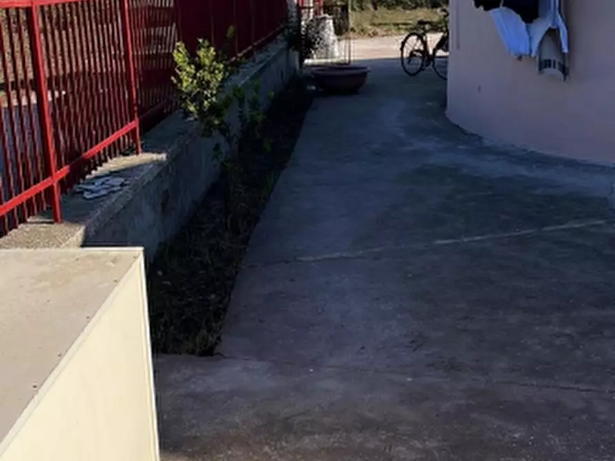 Immagine 5 di Villa in vendita  in VIA MONZA a Castel Volturno