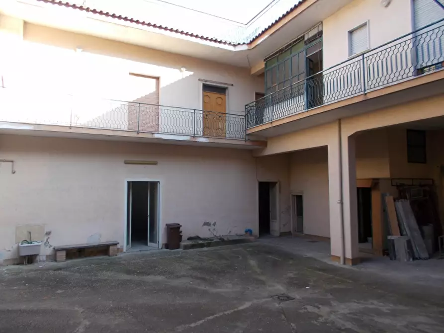 Immagine 1 di Casa semindipendente in vendita  in via  costanzo a Lusciano
