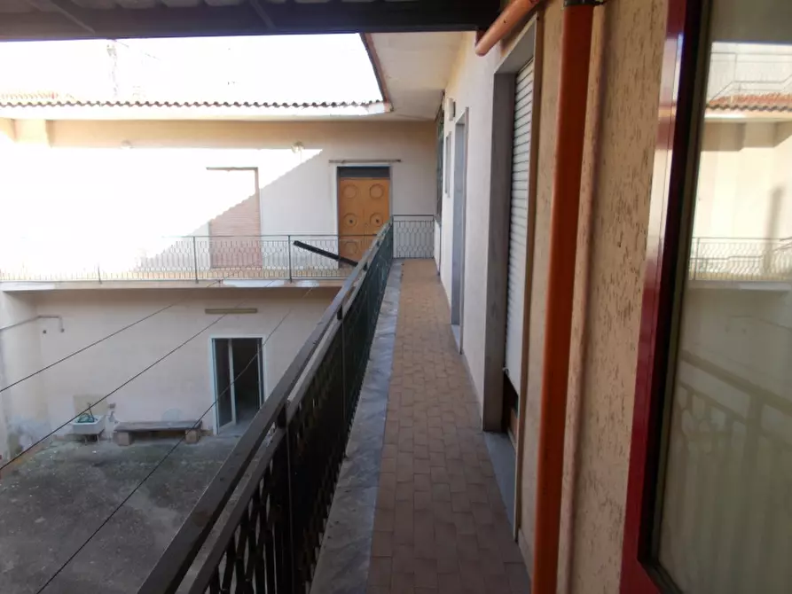 Immagine 11 di Casa semindipendente in vendita  in via  costanzo a Lusciano