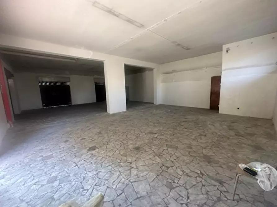 Immagine 3 di Negozio in affitto  in via  luigi pasteur snc a Arzano