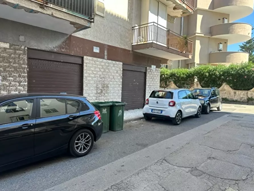 Immagine 2 di Negozio in affitto  in via  luigi pasteur snc a Arzano