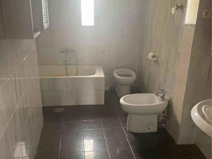 Immagine 7 di Appartamento in vendita  in VIA  RAINULFO DREGONT SNC a Aversa