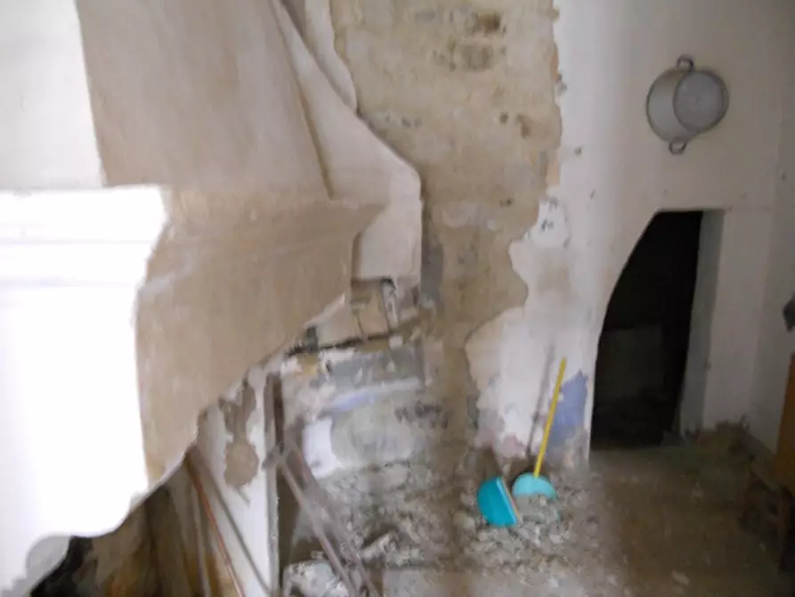 Immagine 2 di Appartamento in vendita  in via iv novembre a Civitacampomarano