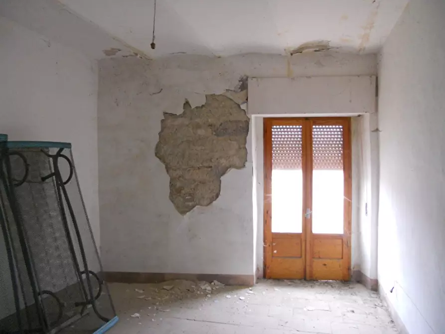 Immagine 3 di Appartamento in vendita  in via iv novembre a Civitacampomarano