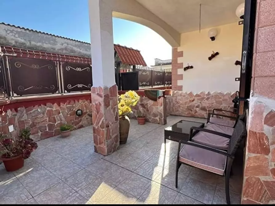 Immagine 2 di Villa in vendita  in VIA GARIGLIANO a Castel Volturno