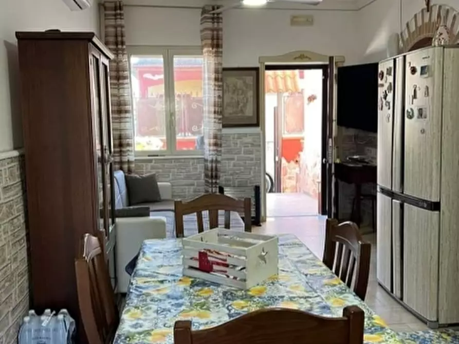 Immagine 10 di Villa in vendita  in VIA GARIGLIANO a Castel Volturno