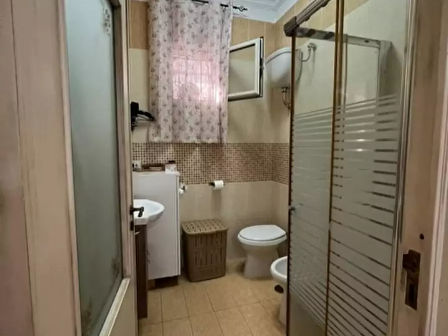 Immagine 11 di Villa in vendita  in VIA GARIGLIANO a Castel Volturno