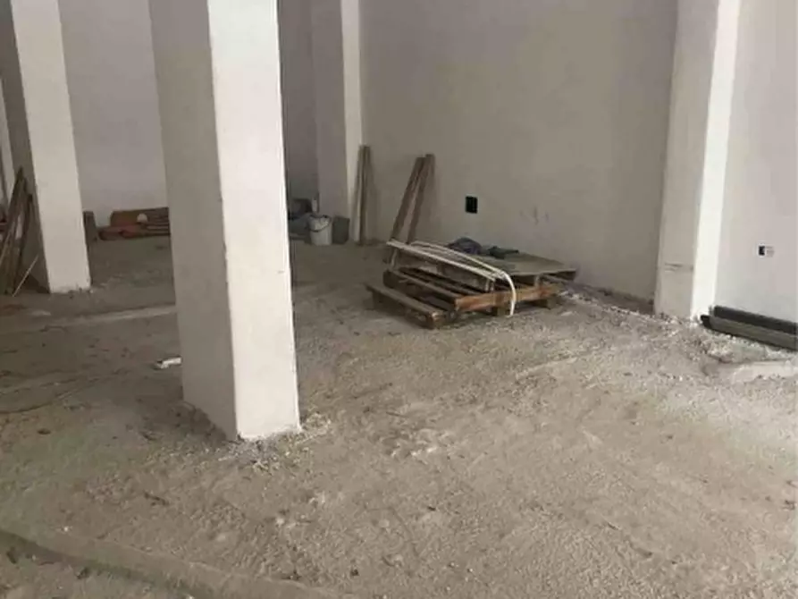 Immagine 3 di Locale commerciale in affitto  in VIA  ROMA SNC a San Marcellino