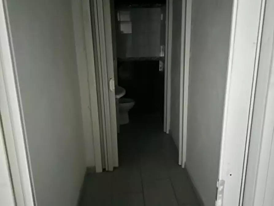 Immagine 6 di Locale commerciale in affitto  in via circumvallazione a Trentola Ducenta