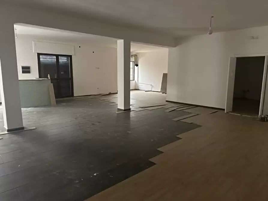 Immagine 7 di Locale commerciale in affitto  in via circumvallazione a Trentola Ducenta