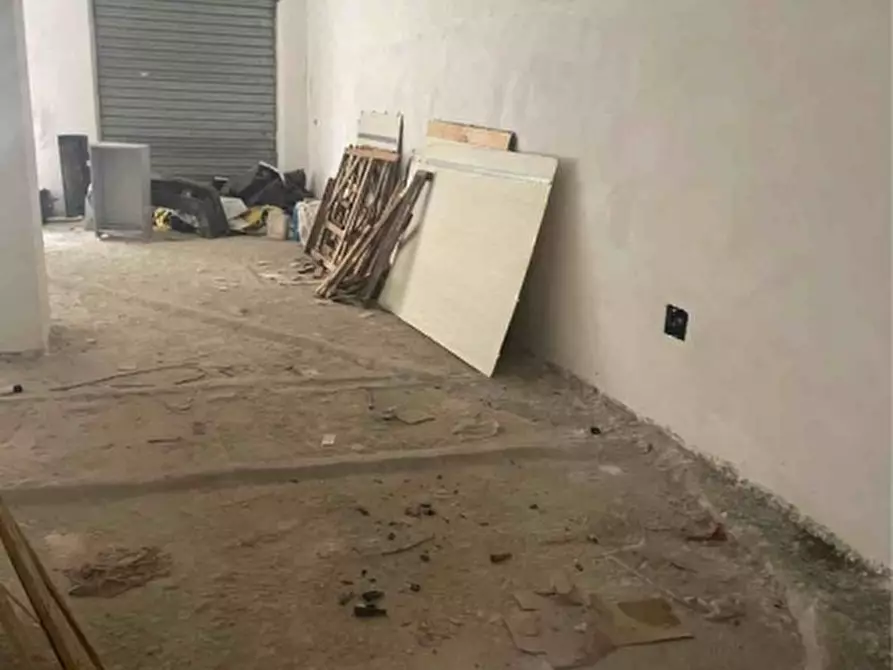 Immagine 6 di Locale commerciale in vendita  in VIA  ROMA SNC a San Marcellino