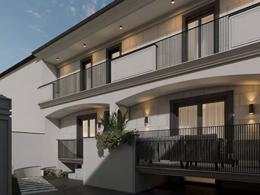 Immagine 2 di Villa in vendita  in VIA  MAGENTA 200 a Parete