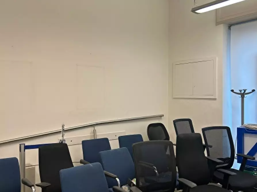 Immagine 6 di Locale commerciale in affitto  in PIAZZA FUORI SANT'ANNA SNC a Aversa