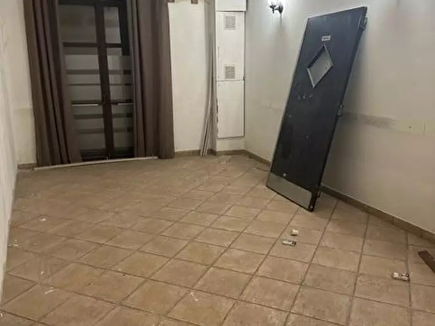 Immagine 3 di Locale commerciale in affitto  in VIA SALVO D'ACQUISTO a Parete