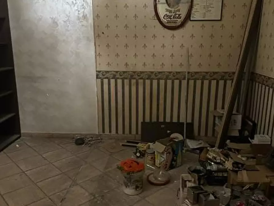 Immagine 4 di Locale commerciale in affitto  in VIA SALVO D'ACQUISTO a Parete