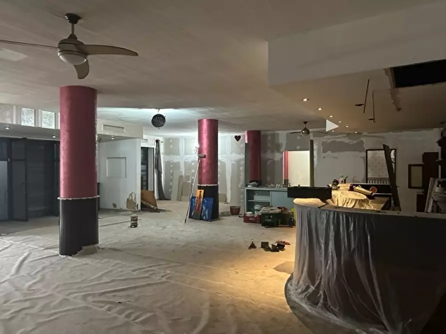 Immagine 2 di Locale commerciale in affitto  in VIA SALVO D'ACQUISTO a Parete