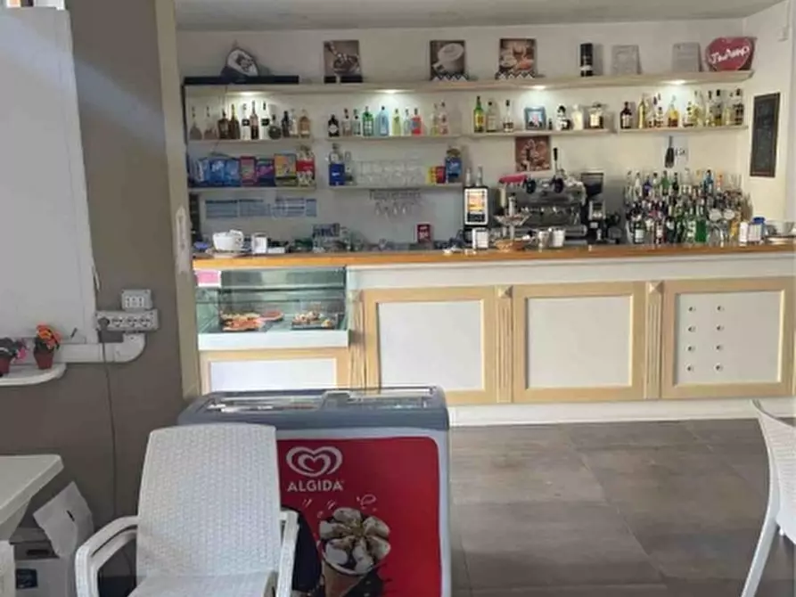 Immagine 4 di Bar / Ristorante in vendita  in VIA  ROMA SNC a Trentola Ducenta