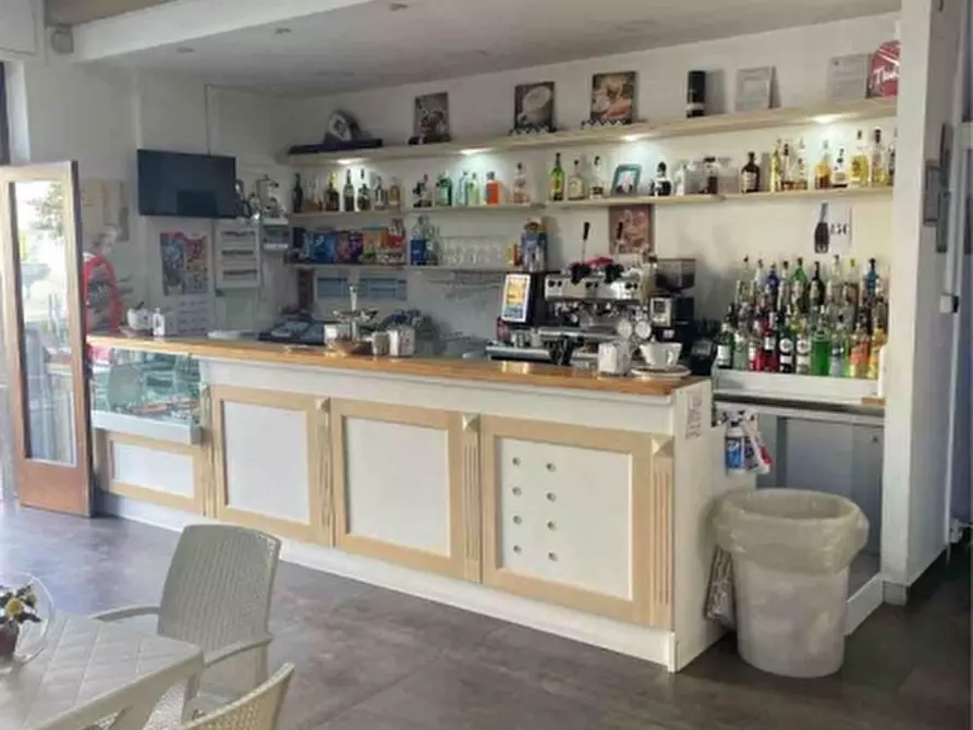 Immagine 5 di Bar / Ristorante in vendita  in VIA  ROMA SNC a Trentola Ducenta