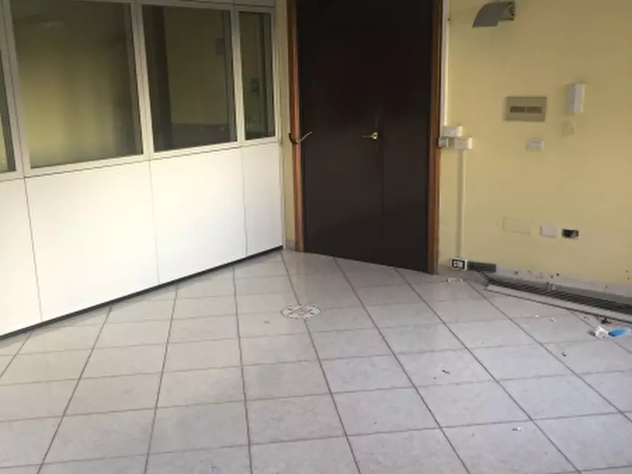 Immagine 2 di Locale commerciale in affitto  in via  antonio gramisci snc a Aversa