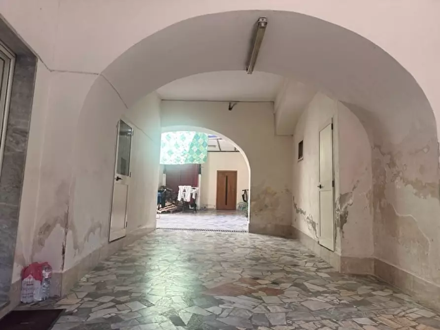 Immagine 1 di Casa semindipendente in vendita  in VIA OREFICE a Lusciano