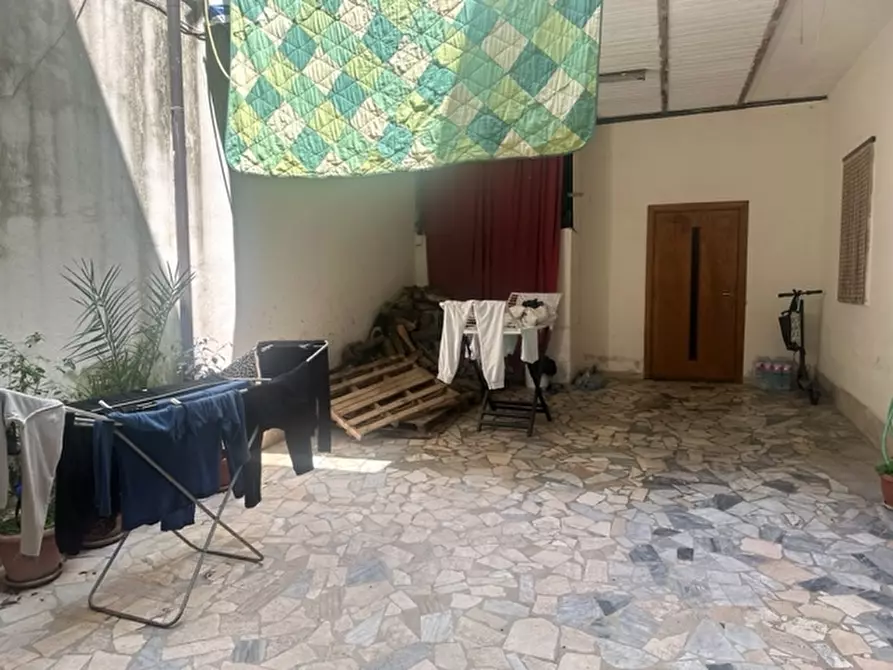 Immagine 2 di Casa semindipendente in vendita  in VIA OREFICE a Lusciano