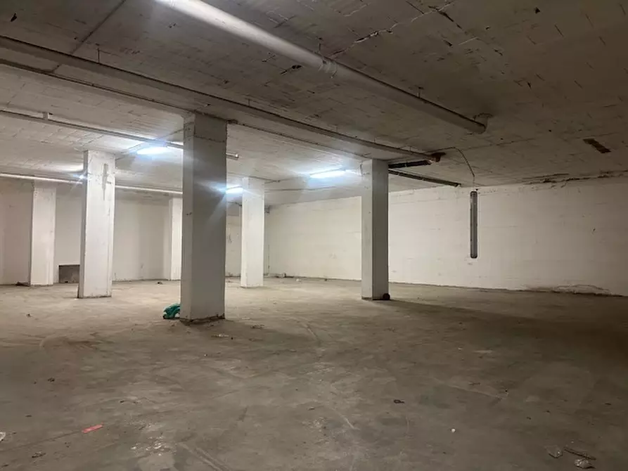 Immagine 2 di Magazzino in affitto  in VIA SALVO D'ACQUISTO SNC a Trentola Ducenta