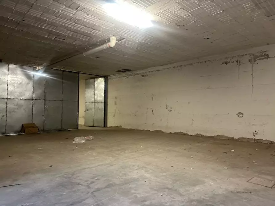 Immagine 6 di Magazzino in affitto  in VIA SALVO D'ACQUISTO SNC a Trentola Ducenta