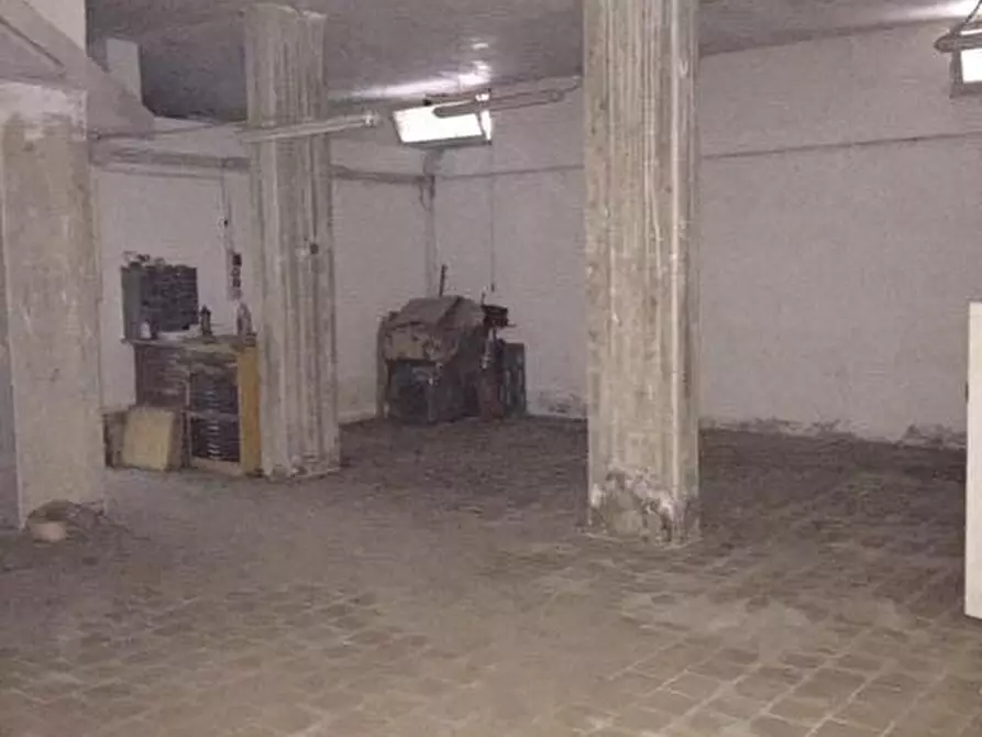 Immagine 2 di Palazzo in vendita  in via  Gabriele D'annunzio a Carinaro