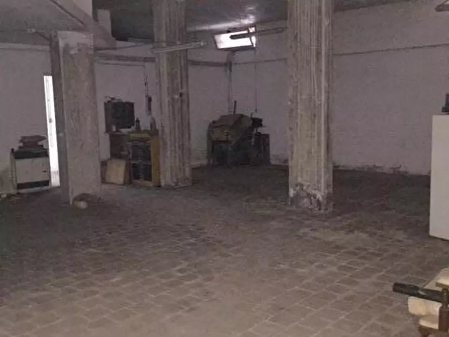 Immagine 4 di Palazzo in vendita  in via  Gabriele D'annunzio a Carinaro