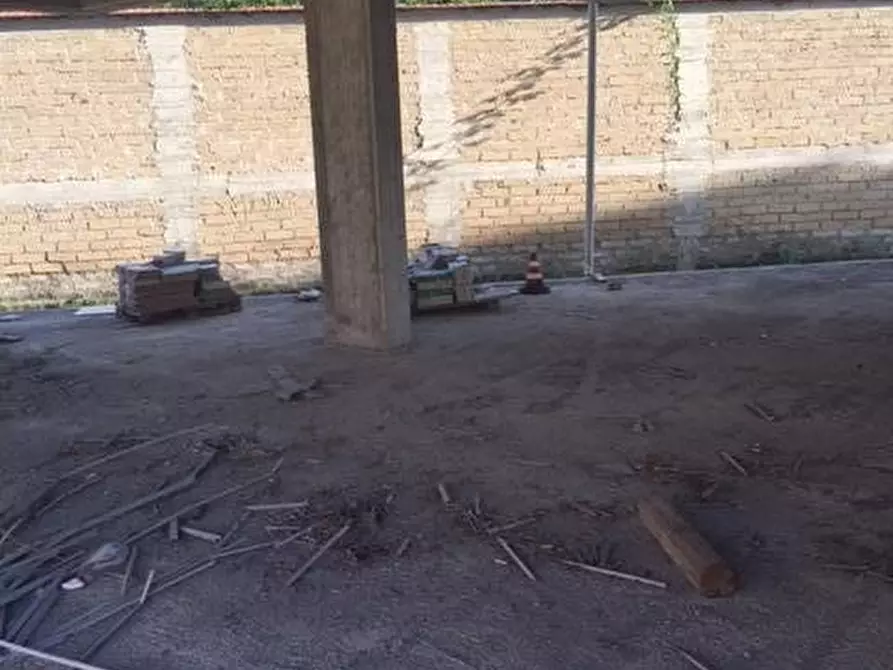 Immagine 11 di Palazzo in vendita  in via  Gabriele D'annunzio a Carinaro