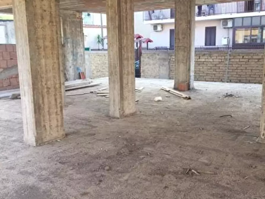 Immagine 12 di Palazzo in vendita  in via  Gabriele D'annunzio a Carinaro