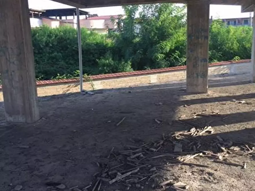 Immagine 16 di Palazzo in vendita  in via  Gabriele D'annunzio a Carinaro