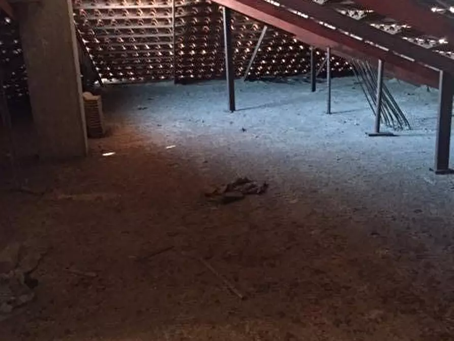 Immagine 19 di Palazzo in vendita  in via  Gabriele D'annunzio a Carinaro