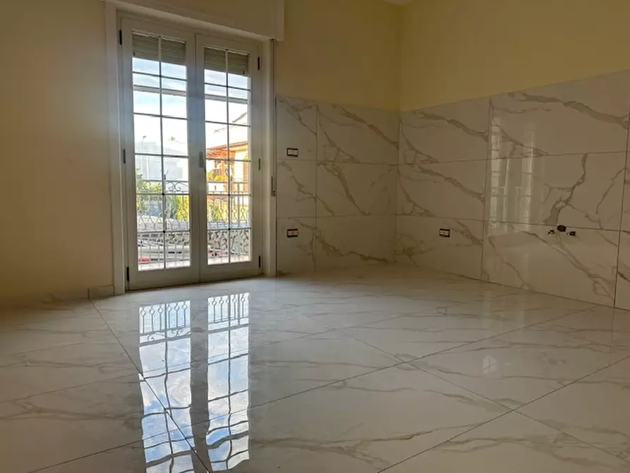 Immagine 2 di Appartamento in affitto  in VIA SALVATORE DALI a Carinaro