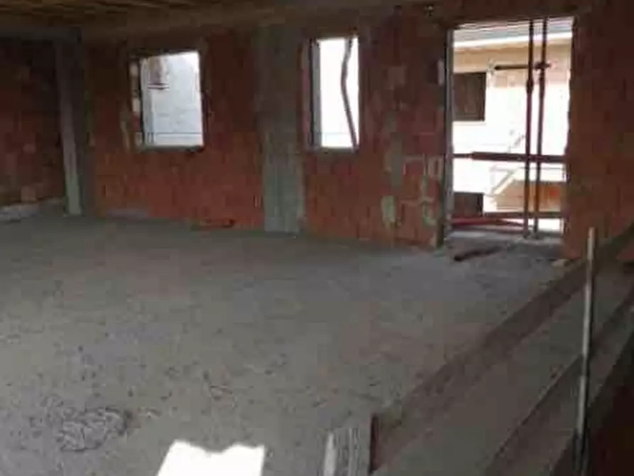 Immagine 8 di Villa in vendita  in VIA  ROMA 250 a Trentola Ducenta