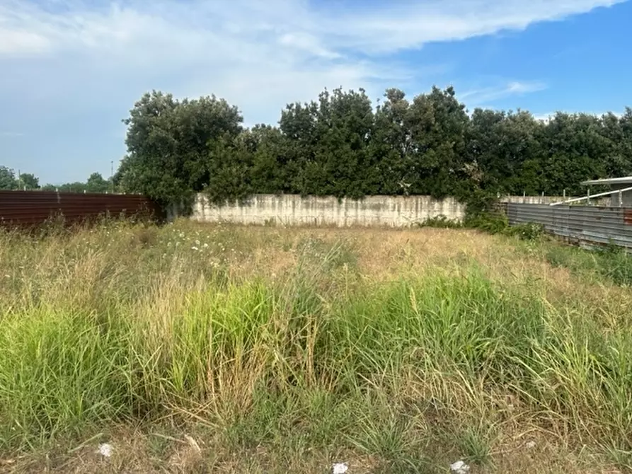 Immagine 1 di Terreno industriale in vendita  in VIA CUPA CROCIFISSO a Villa Di Briano