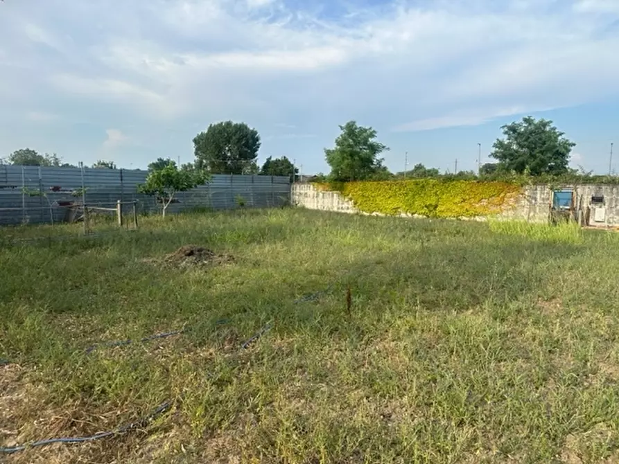 Immagine 4 di Terreno industriale in vendita  in VIA CUPA CROCIFISSO a Villa Di Briano
