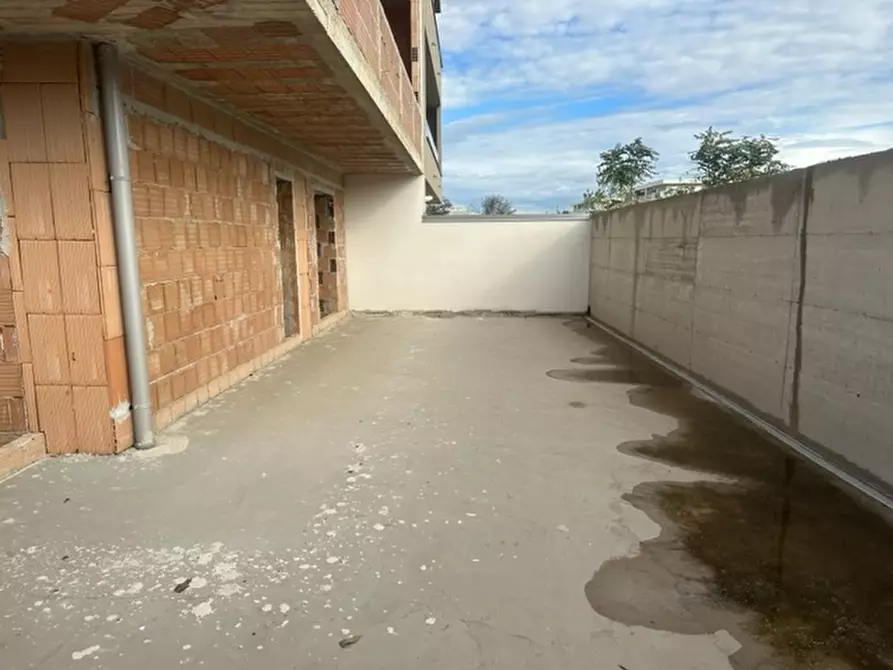 Immagine 5 di Palazzo in vendita  a Parete