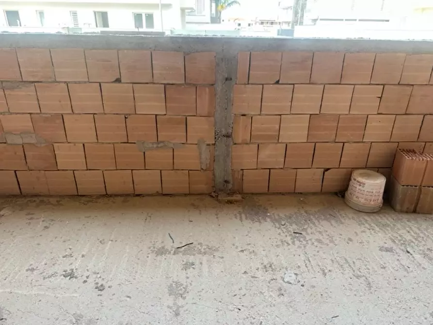 Immagine 6 di Palazzo in vendita  a Parete