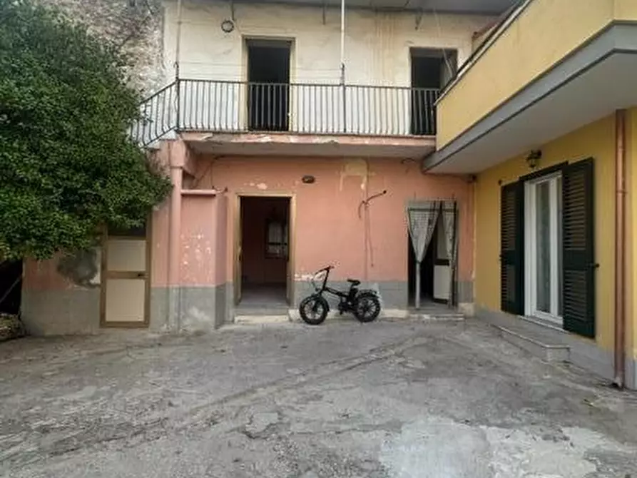 Immagine 2 di Casa semindipendente in vendita  in VIA PACE 2 a Carinaro