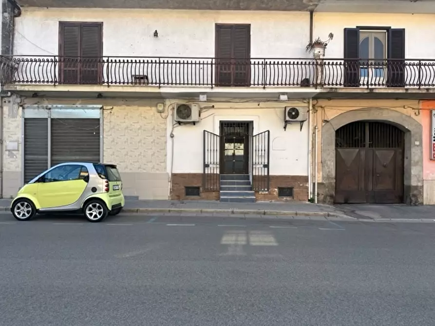 Immagine 10 di Locale commerciale in vendita  in VIA TESCIONE 66 a Caserta