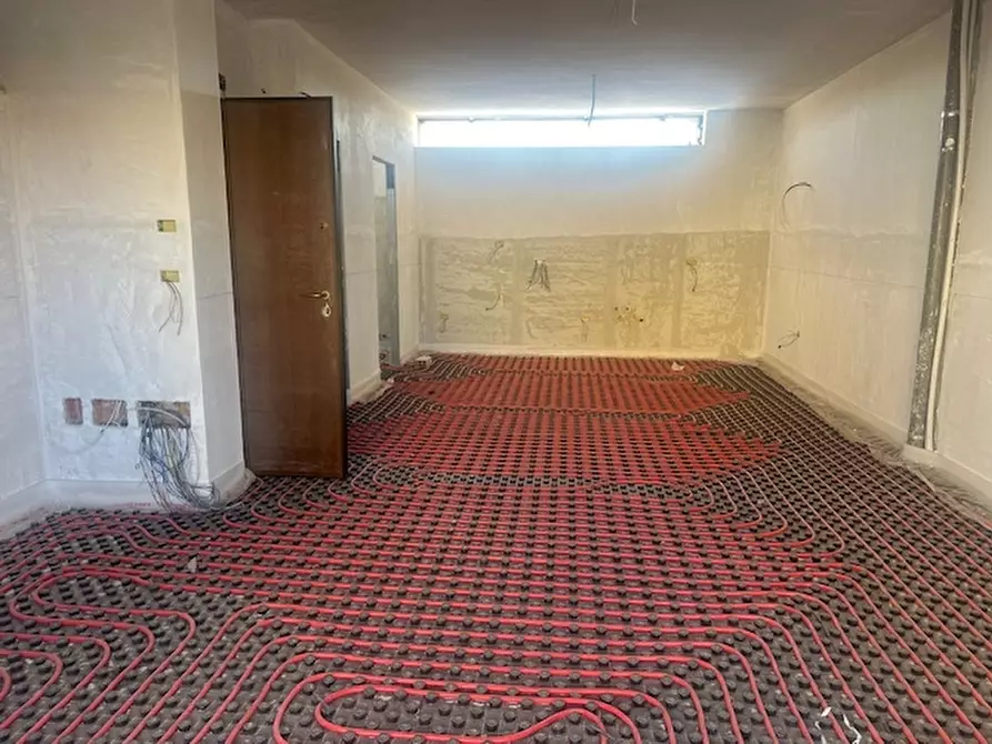 Immagine 5 di Villa in vendita  in VIA ALESSANDRO MANZONI SNC a Parete
