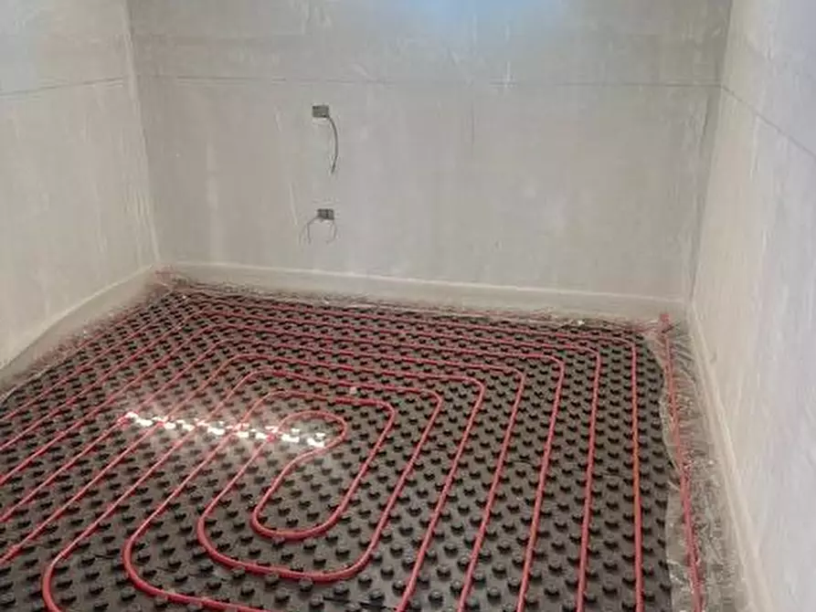 Immagine 8 di Villa in vendita  in VIA ALESSANDRO MANZONI SNC a Parete