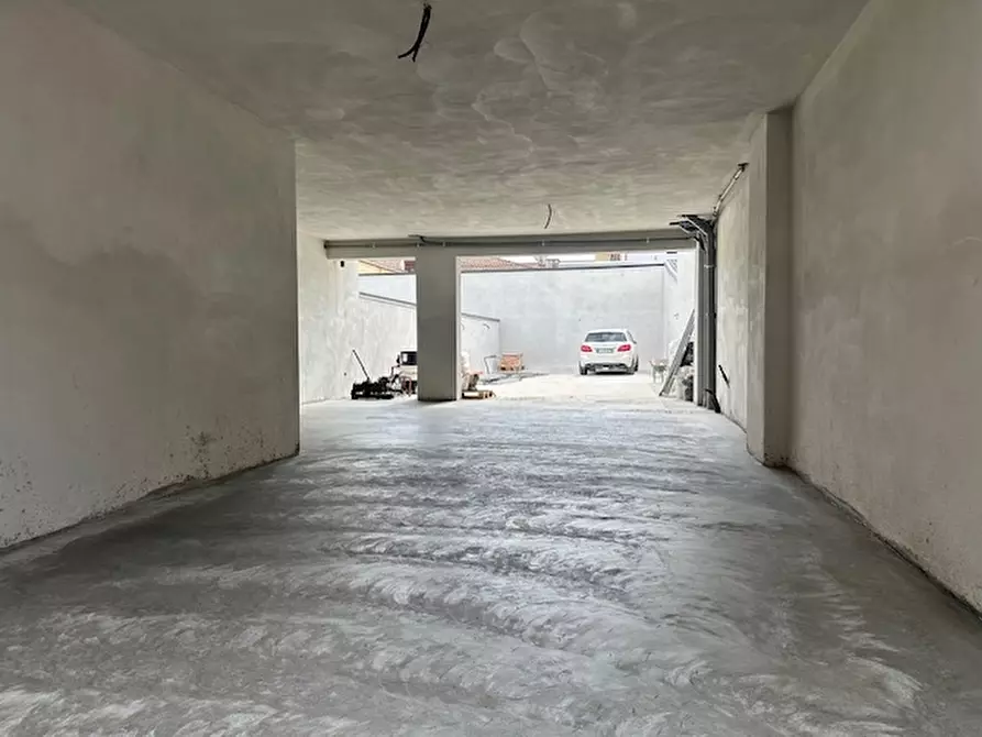 Immagine 2 di Casa semindipendente in vendita  in VIA CAMPANELLO SNC a Teverola